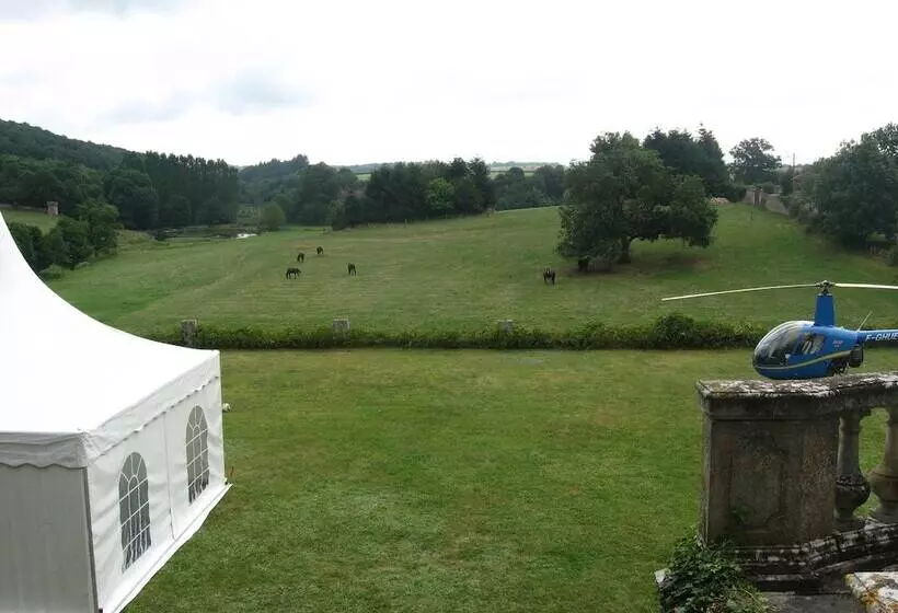 Aamiaismajoitus (B&B) Château De Flée