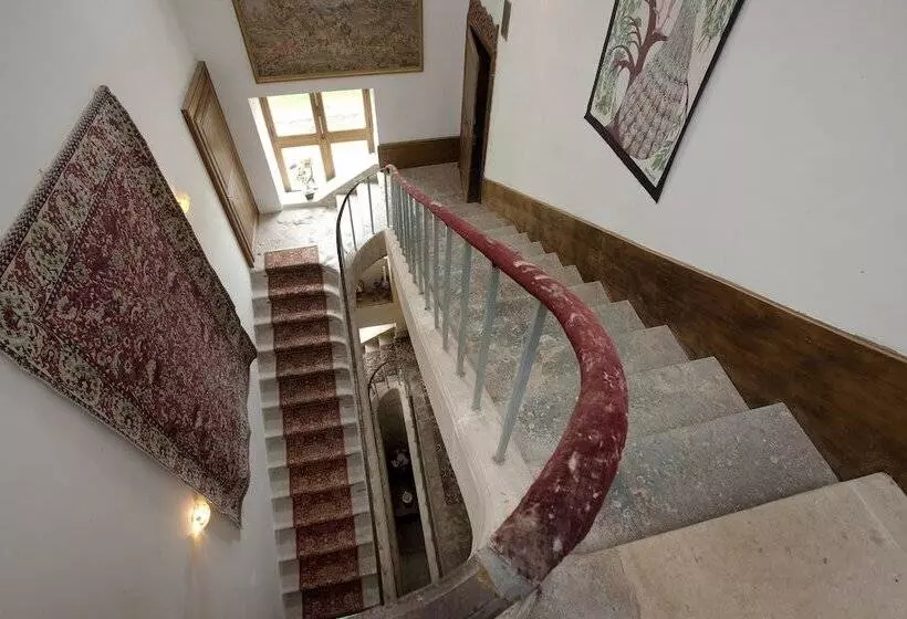 Aamiaismajoitus (B&B) Château De Flée