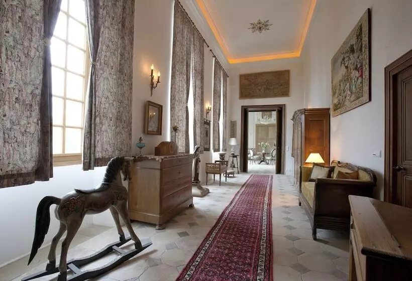Aamiaismajoitus (B&B) Château De Flée