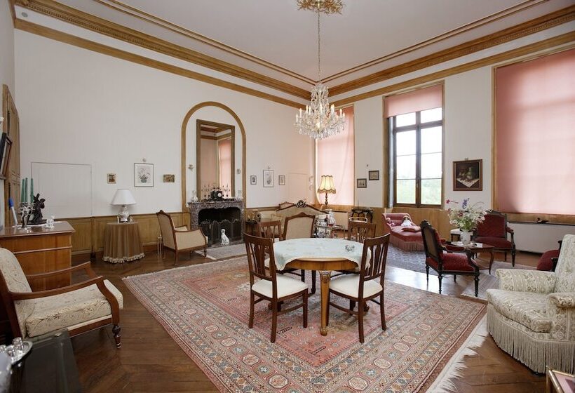 مبيت وإفطار Château De Flée