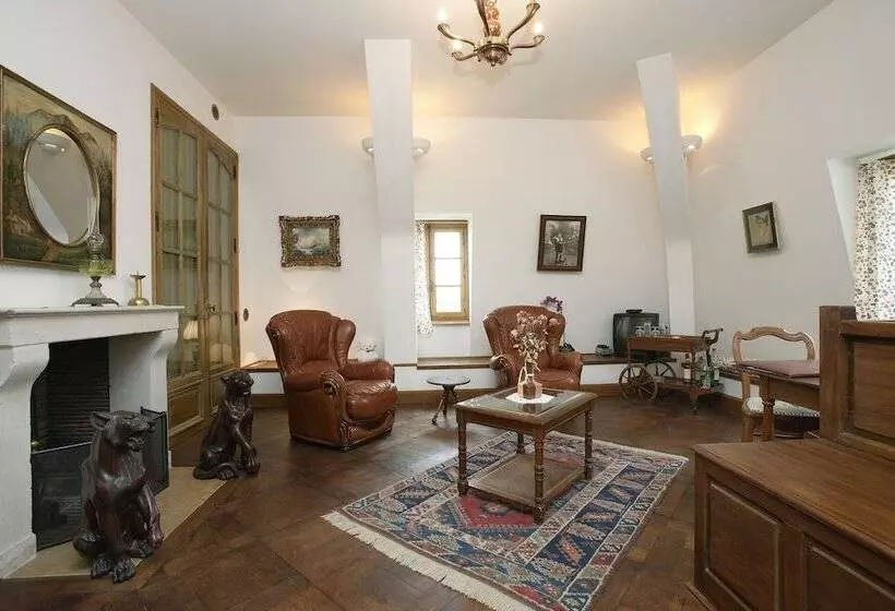 Aamiaismajoitus (B&B) Château De Flée