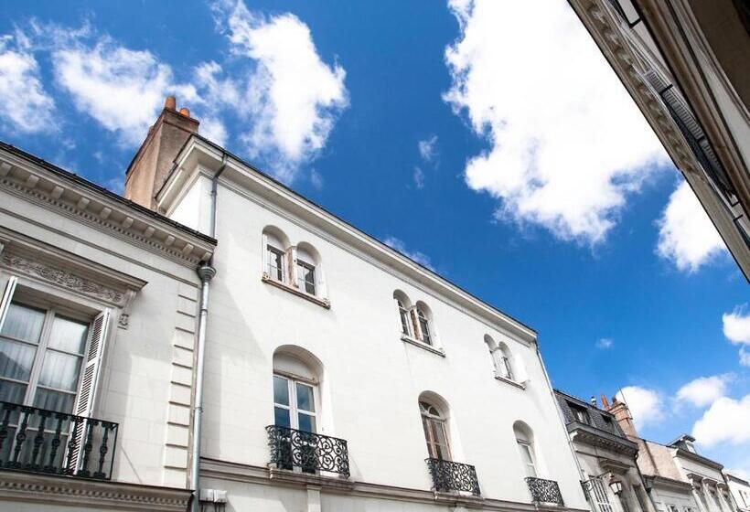 تختخواب و صبحانه La Maison Jules