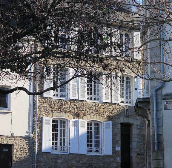 تختخواب و صبحانه La Villa Garenne