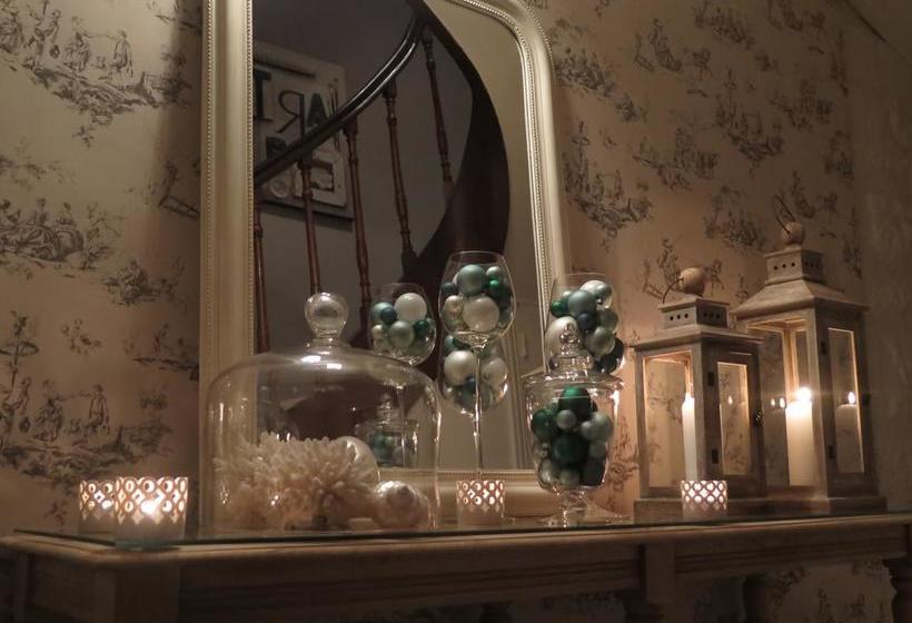 تختخواب و صبحانه La Villa Garenne