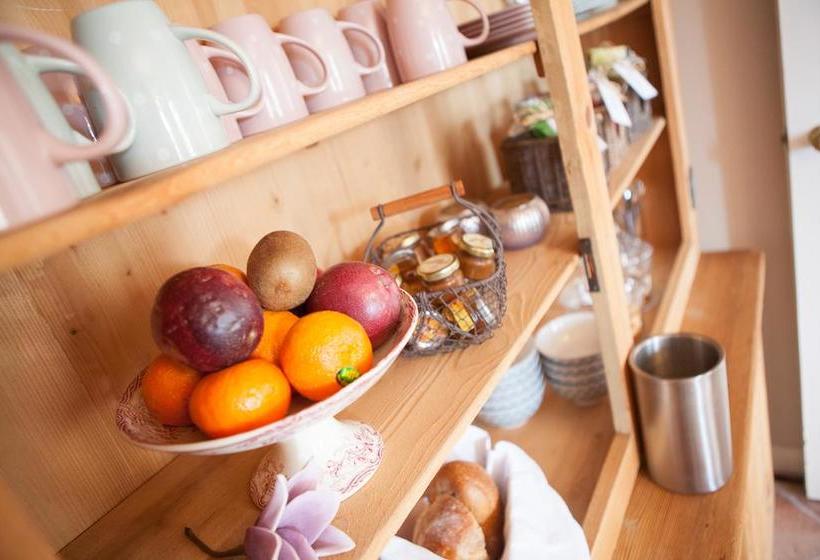 تختخواب و صبحانه La Villa Garenne