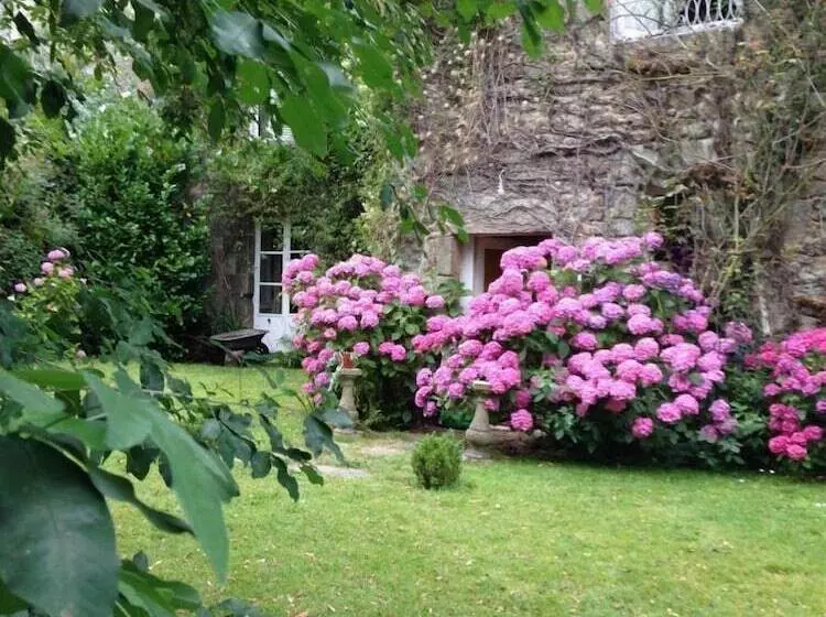 Aamiaismajoitus (B&B) Le Clos Du Prince