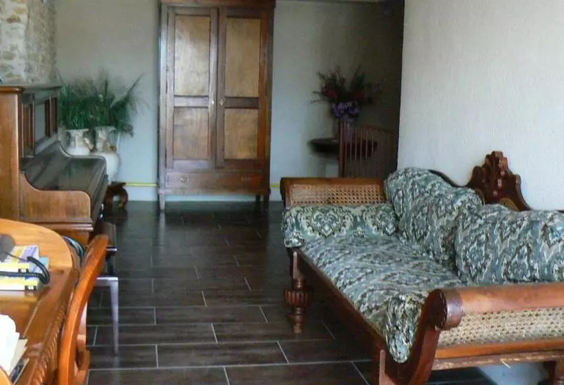 Aamiaismajoitus (B&B) Le Manoir Des Chapelles