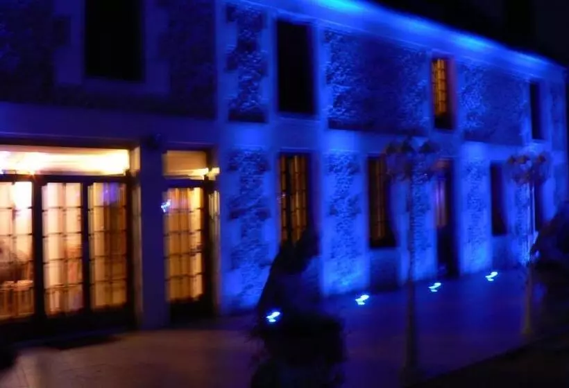 Aamiaismajoitus (B&B) Le Manoir Des Chapelles