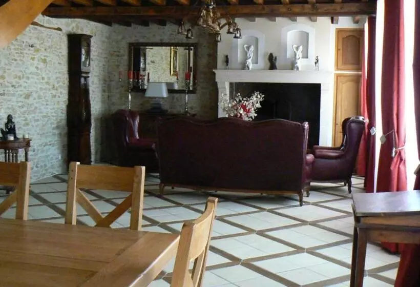 Aamiaismajoitus (B&B) Le Manoir Des Chapelles