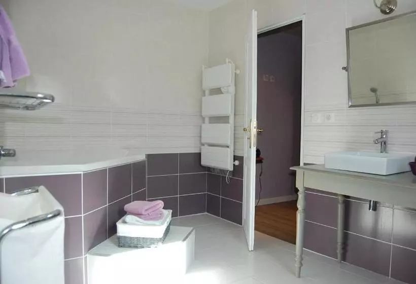 تختخواب و صبحانه Maison D Hotes & Gites Domaine De La Garaye