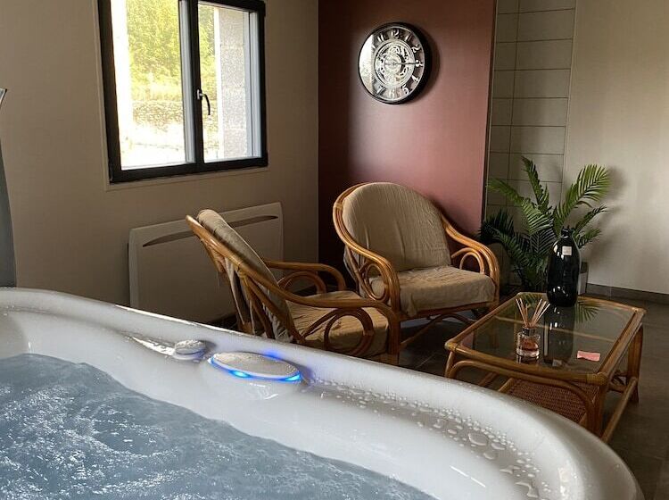 تختخواب و صبحانه Maison D Hotes & Gites Domaine De La Garaye