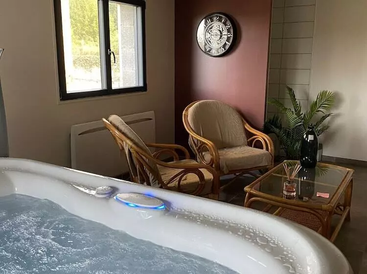 تختخواب و صبحانه Maison D Hotes & Gites Domaine De La Garaye