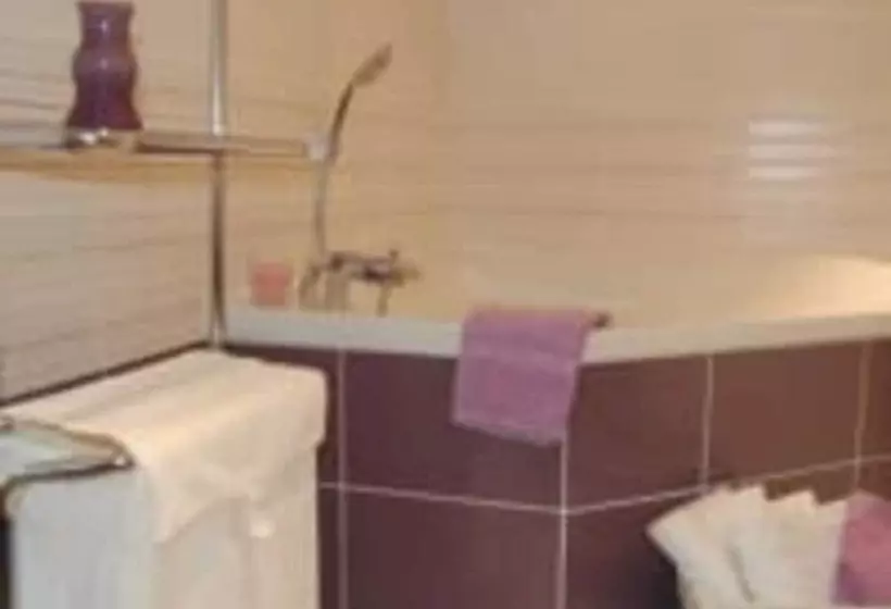 تختخواب و صبحانه Maison D Hotes & Gites Domaine De La Garaye