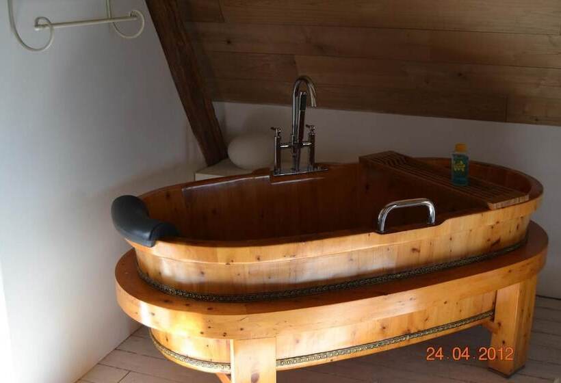 تختخواب و صبحانه Manoir De Belle Noë