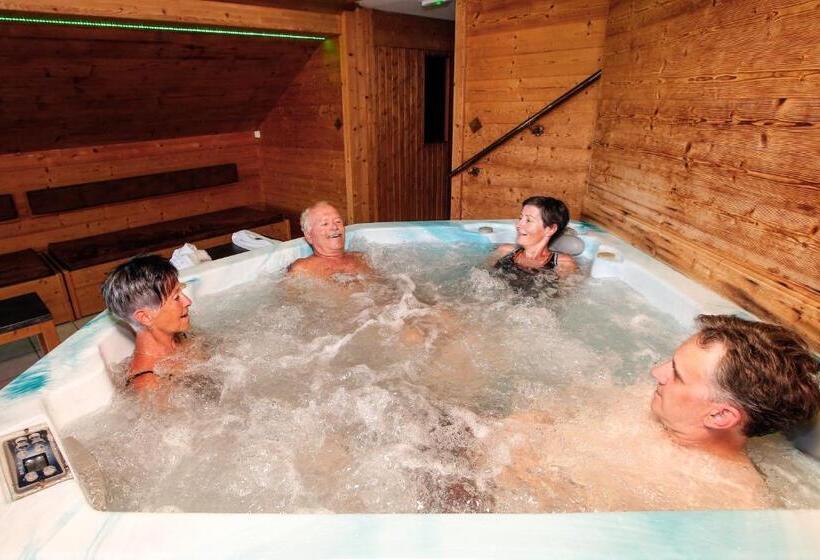 Отель Chalet Hôtel Le Beausoleil, The Originals Relais