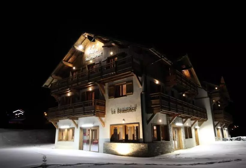 Hotelli Chalet Hôtel Le Beausoleil, The Originals Relais