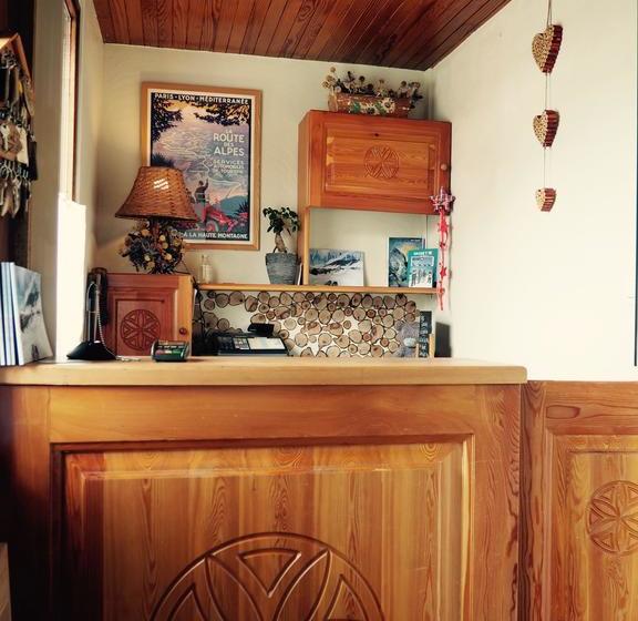 هتل Hôtel Le Monte Pente