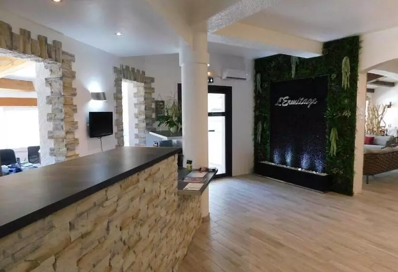 Hotelli Hôtel Spa L Ermitage