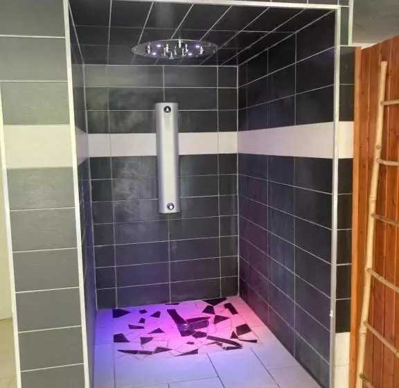 Hotelli Hôtel Spa L Ermitage
