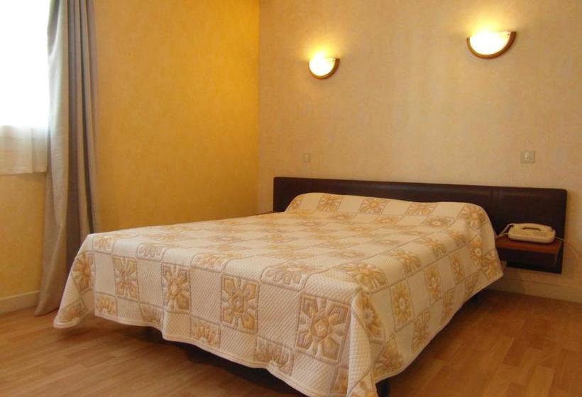 Отель Hôtel Restaurant Le Périgord