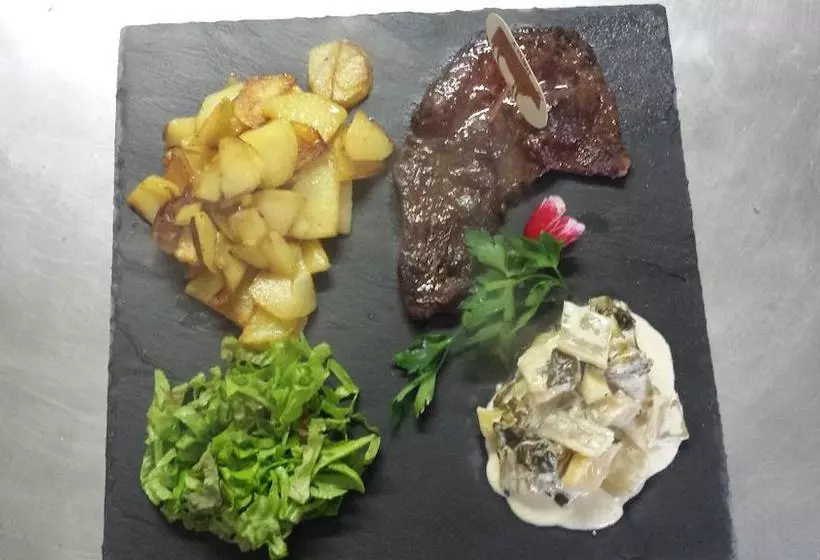 Hotelli Hôtel Restaurant Le Périgord