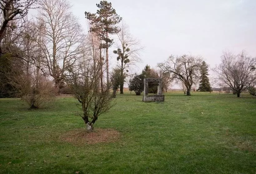 ベッドアンドブレックファースト La Bribaudonnière