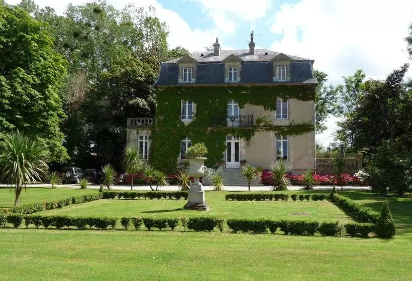 تختخواب و صبحانه Manoir De La Marjolaine