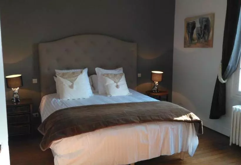 تختخواب و صبحانه Manoir De La Marjolaine