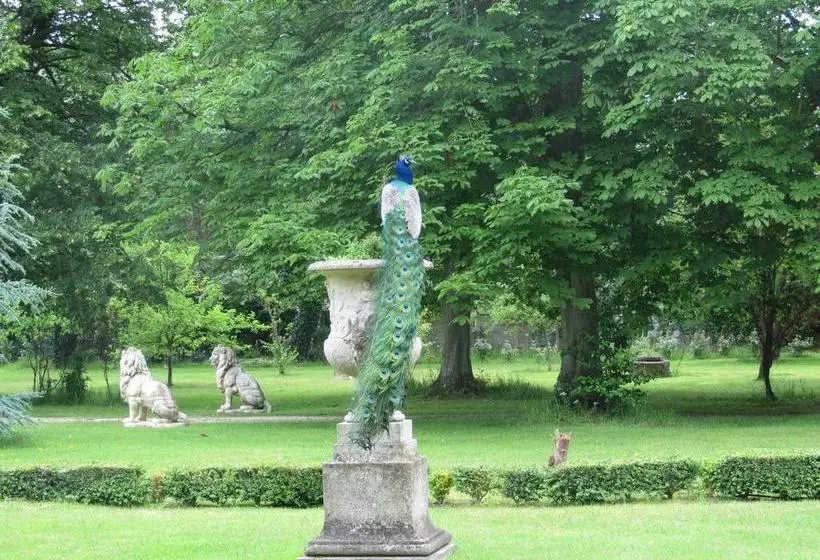 تختخواب و صبحانه Manoir De La Marjolaine