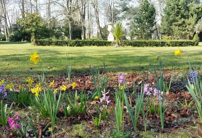 تختخواب و صبحانه Manoir De La Marjolaine