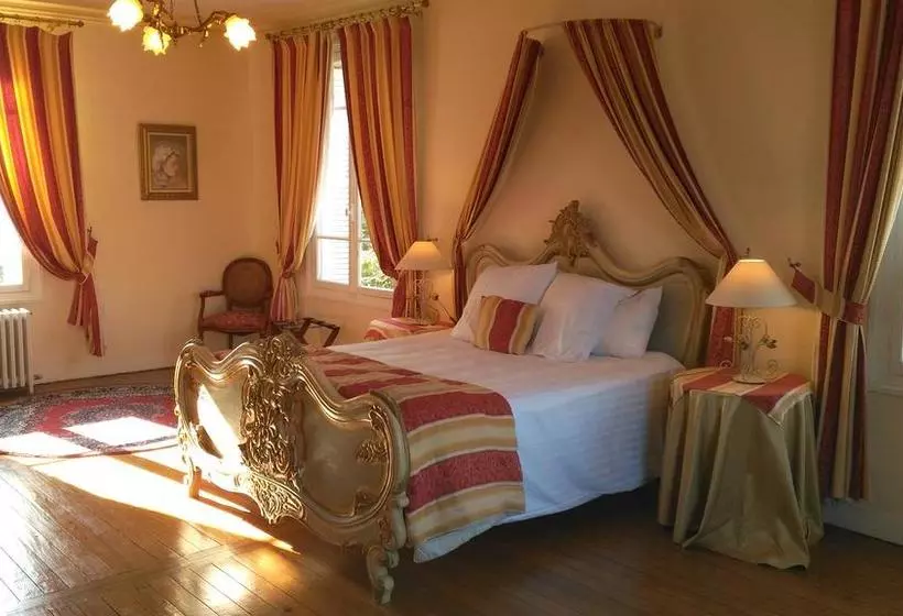تختخواب و صبحانه Manoir De La Marjolaine