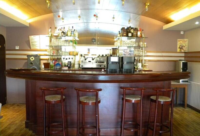 Отель Auberge Pen Mur