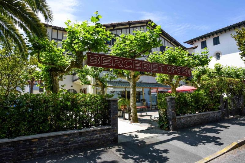 Logis Hotel & Restaurant Bergeret Sport