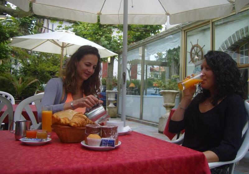 Logis Hotel & Restaurant Bergeret Sport