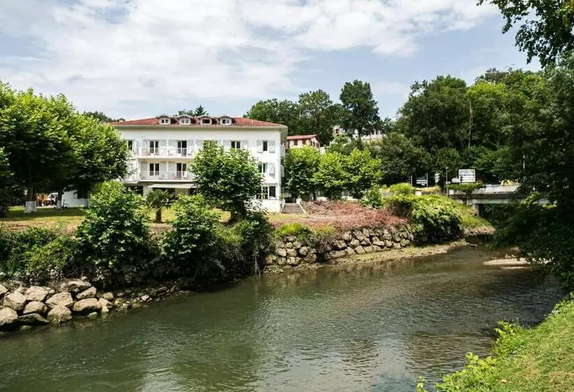 ホテル Du Pont