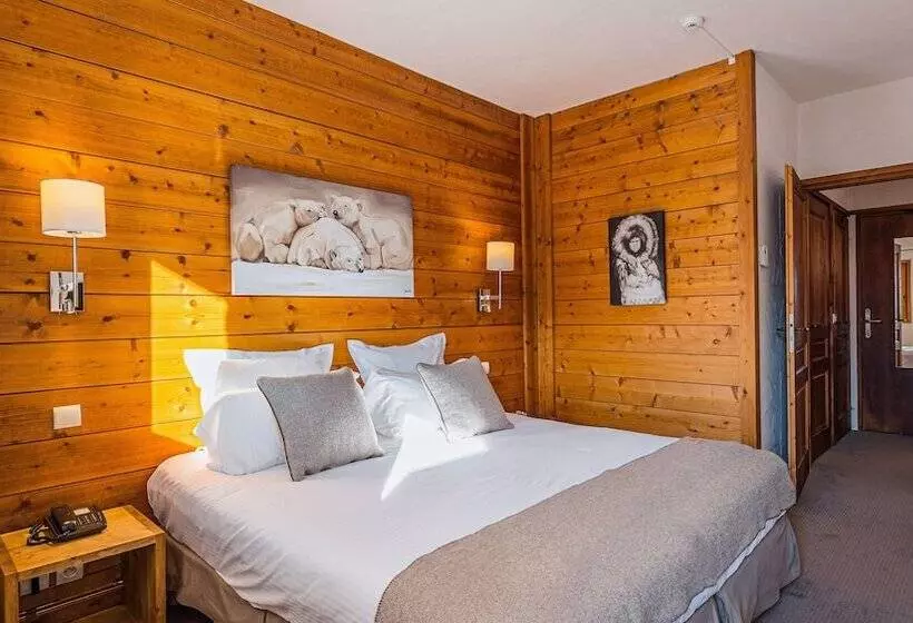 ホテル Hôtel Carlina By Les Etincelles