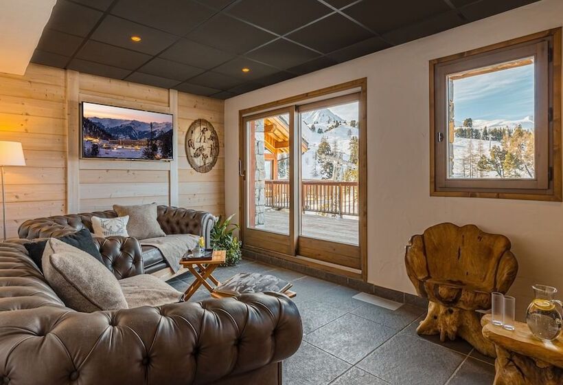 هتل Hôtel Carlina By Les Etincelles