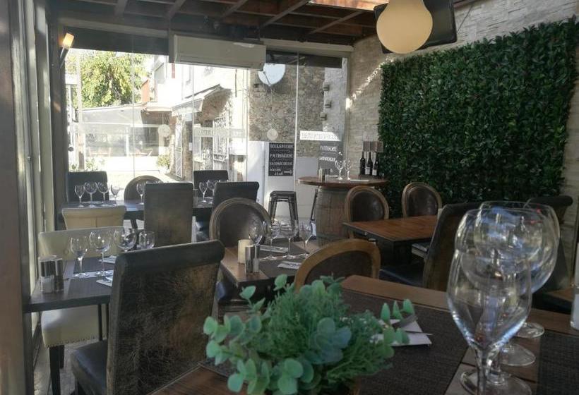 ホテル Hôtel Les 3 Terrasses