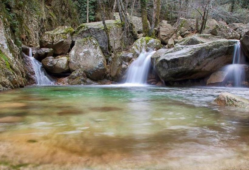 ホテル Hôtel Les 3 Terrasses