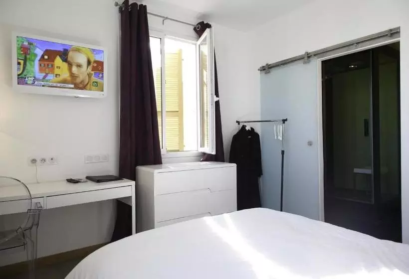 ホテル Hôtel Les 3 Terrasses