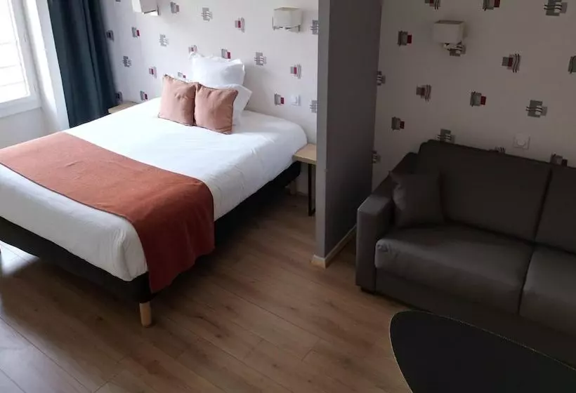 ホテル Contact Hôtel Les Platanes Villeneuve Sur Lot Centre
