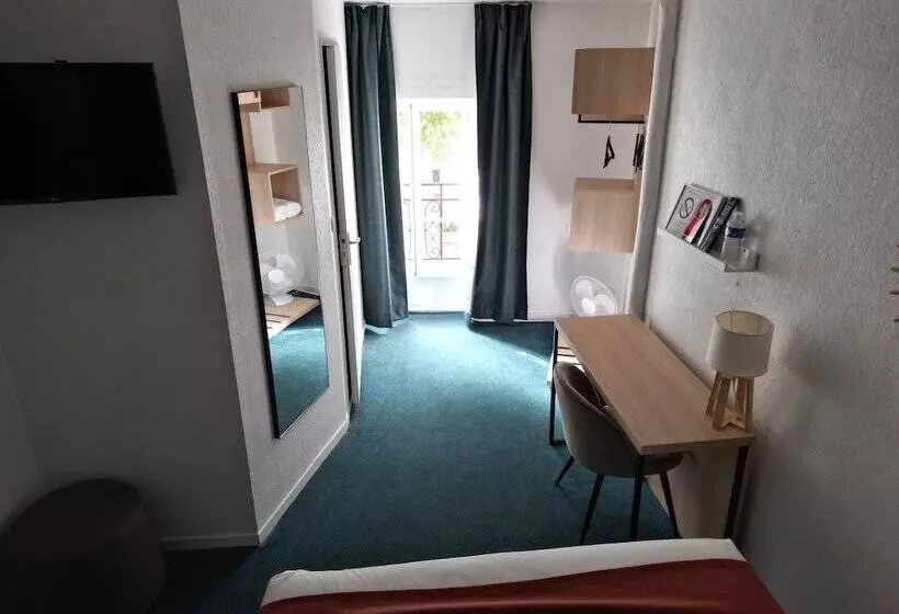 ホテル Contact Hôtel Les Platanes Villeneuve Sur Lot Centre