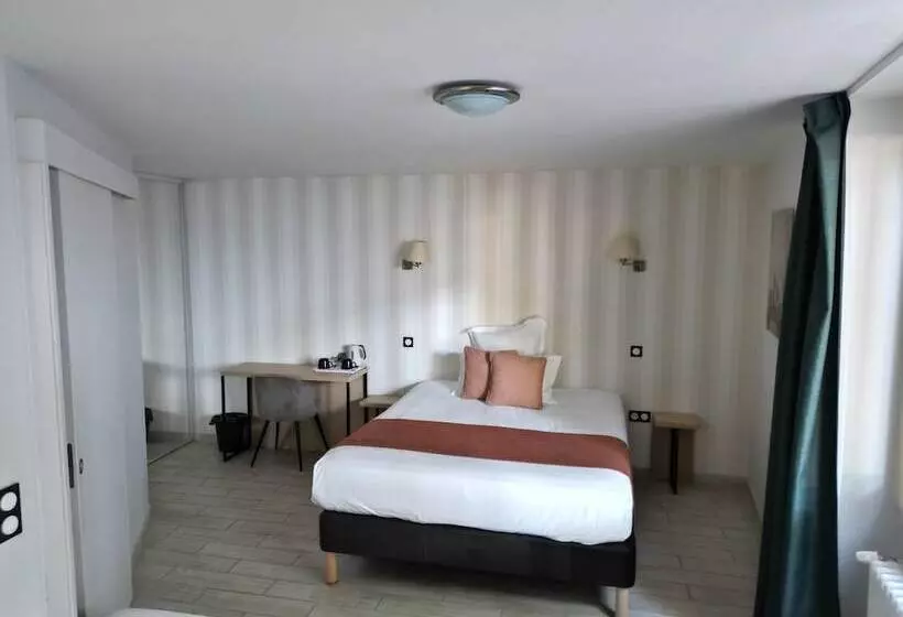 ホテル Contact Hôtel Les Platanes Villeneuve Sur Lot Centre