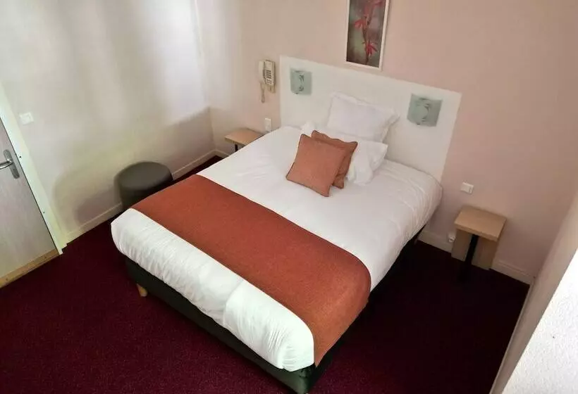 ホテル Contact Hôtel Les Platanes Villeneuve Sur Lot Centre