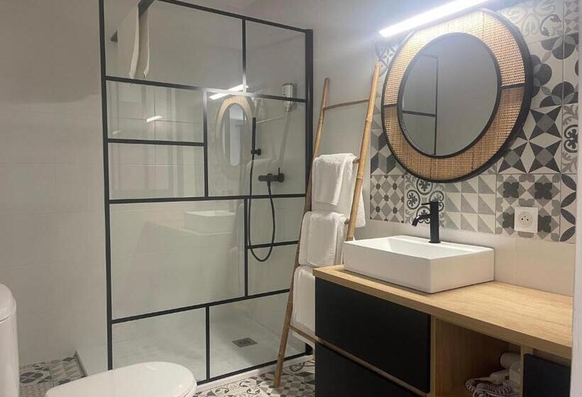 ホテル Hôtel Restaurant La Caravelle