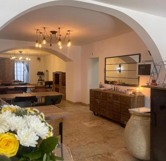 ホテル Hôtel Restaurant La Caravelle