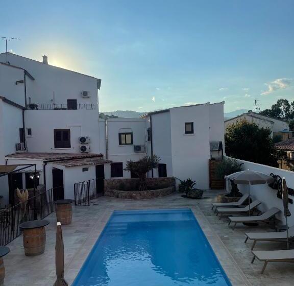 ホテル Hôtel Restaurant La Caravelle