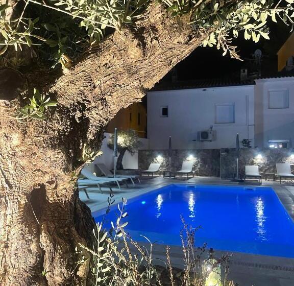 ホテル Hôtel Restaurant La Caravelle