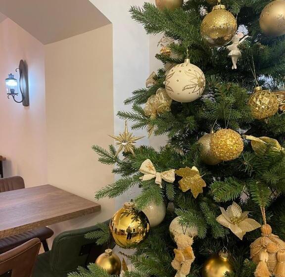 ホテル Hôtel Restaurant La Caravelle