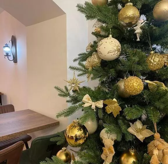 ホテル Hôtel Restaurant La Caravelle